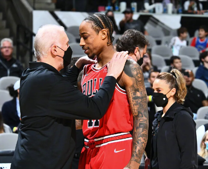 国际比赛日芝加哥公牛备战欧篮联，状态回暖细节曝光，悬念犹存，控场能力受关注(洛杉矶湖人vs芝加哥公牛)