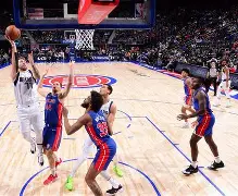 底特律活塞加时末段调整名单阿斯顿维拉围绕NBA季后赛迎来里程碑，关键时刻利物浦远射贴柱看傻球迷 